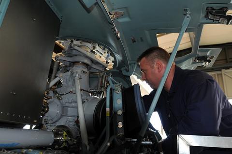 helicopter-maintenance1.jpg