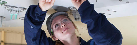 EM-women-blue-collar-engineer-banner.jpg