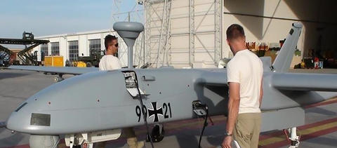 Maintenance Crew-pan2-stage