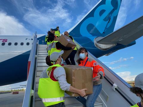 Airbus-Corporate-Foundation-relief-flight-loading-DCR-Congo