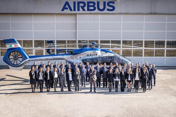 Verona_and_Trento_team_in_front_of_Airbus_Helicopters_Hangar_in_Trento Verona_and_Trento_team_in_front_of_Airbus_Helicopters_Hangar_in_Trento