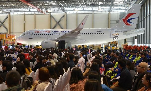 A320_Airbus_200th_delivery_in_Tianjin-FALC A320_Airbus_200th_delivery_in_Tianjin-FALC