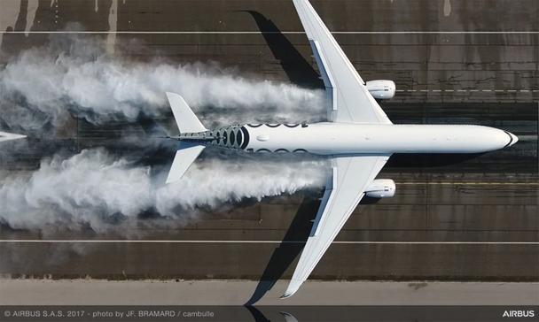 A350-1000_water-test A350-1000_water-test