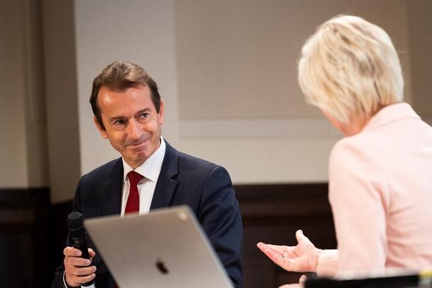 Airbus CEO Guillaume Faury showed the way to climate-neutrality in Berlin.