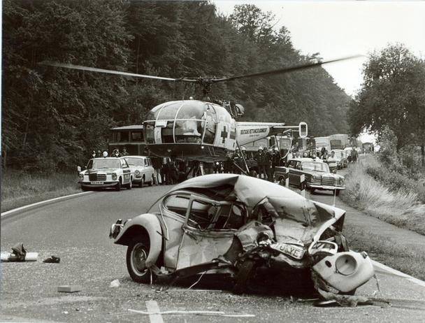 Frühe-Luftrettung-Alouette_1972-Gründung-der DRF-der-heutigen-DRF-Luftrettung.jpg Frühe-Luftrettung-Alouette_1972-Gründung-der DRF-der-heutigen-DRF-Luftrettung.jpg