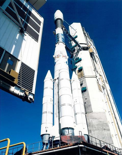 An_Ariane_4_44L_on_the_launchpad_1989