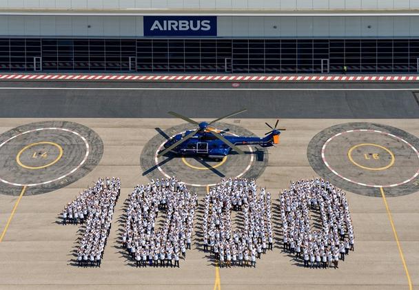 Celebrating the 1,000th Super Puma delivery. Celebrating the 1,000th Super Puma delivery.