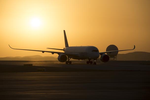 A350-hot-weather-trial-at-Al-Ain-sunset