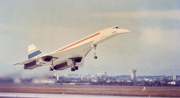 Concorde taking off from Toulouse Concorde taking off from Toulouse