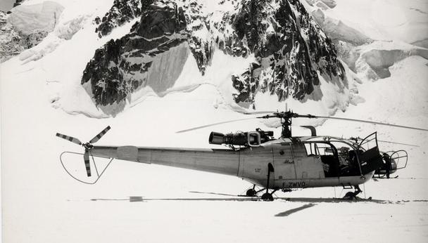 On 12 June 1960, the Alouette III landed on the summit of Mont Blanc with seven people on board.