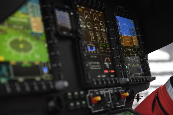 Specific-avionics.jpg Specific-avionics.jpg