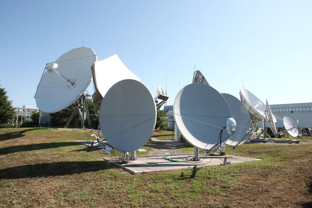Teleport-of-antennas-copyright-Airbus.jpg