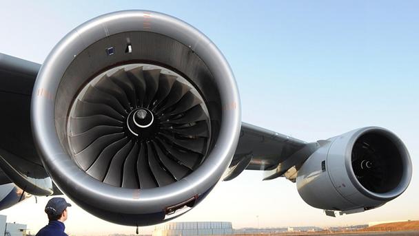 A380 flying with A350 engine A380 flying with A350 engine