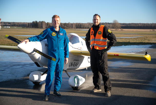 Rein Inge Hoff (left side) is the first pilot to fly an all-electric race plane
