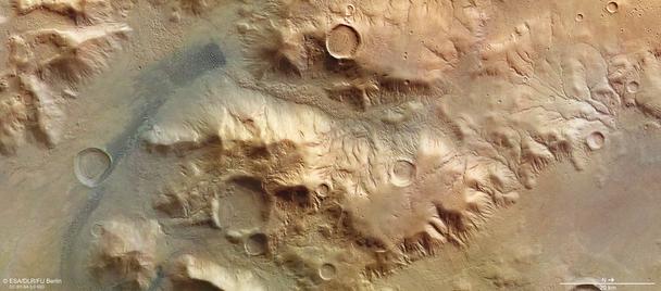 Mars_Express_captures_Nereidum_Mountain_Range (c) ESA DLR FU Berlin Mars_Express_captures_Nereidum_Mountain_Range (c) ESA DLR FU Berlin