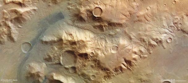 Mars_Express_captures_Nereidum_Mountain_Range (c) ESA DLR FU Berlin