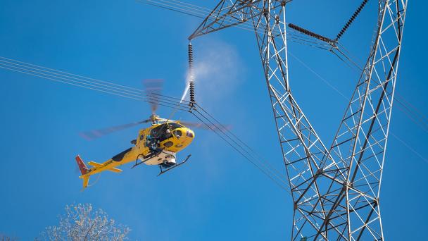 Operación Lavado de Aisladores 4.jpg Operación Lavado de Aisladores 4.jpg