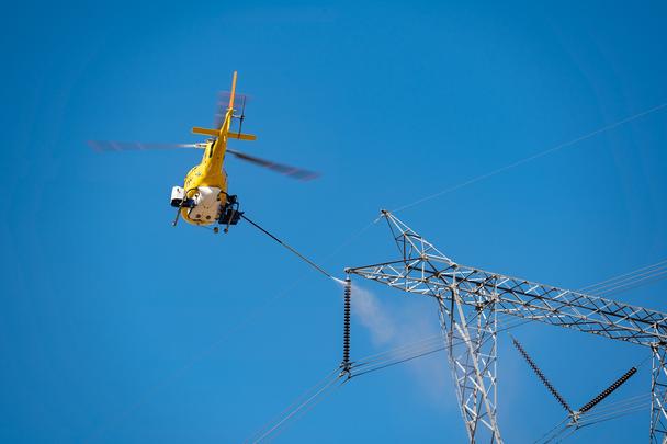 Operación Lavado de Aisladores 9.jpg Operación Lavado de Aisladores 9.jpg