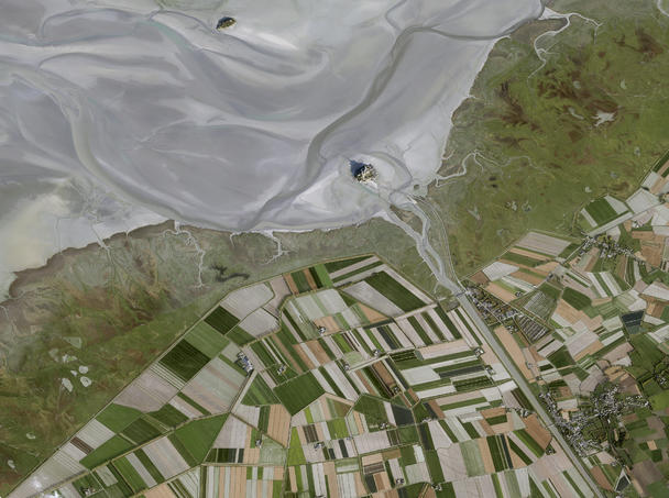 Pleiades Neo Mont St Michel