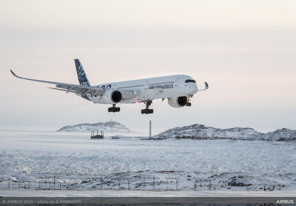 A350-1000 pousando durante campanha de testes em clima frio