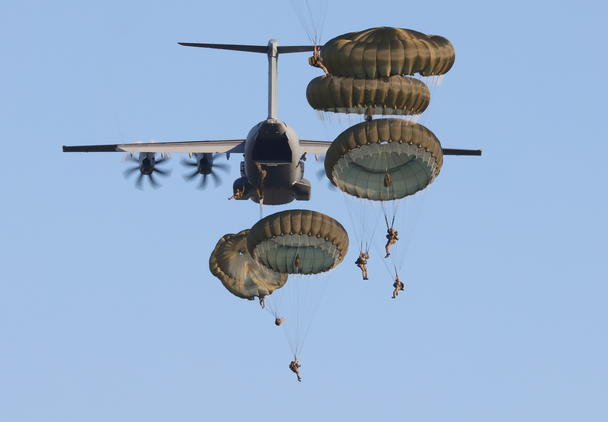 Paratroopers of the RAF made the first low-level parachute descents from the Royal Air Force’s A400M