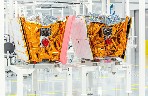 Oneweb Cleanroom - © Airbus OneWeb Satellites Oneweb Cleanroom - © Airbus OneWeb Satellites