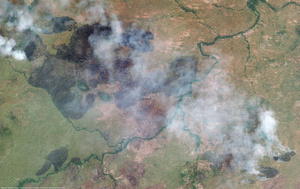 (Pléiades © CNES (2022), Distribution Airbus DS - Smoke caused by fires burning in Ghana) (Pléiades © CNES (2022), Distribution Airbus DS - Smoke caused by fires burning in Ghana)