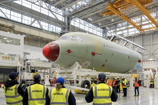 First A321 moulding in Toulouse station 41