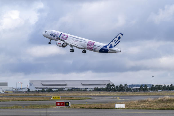 A321XLR Toulouse take off
