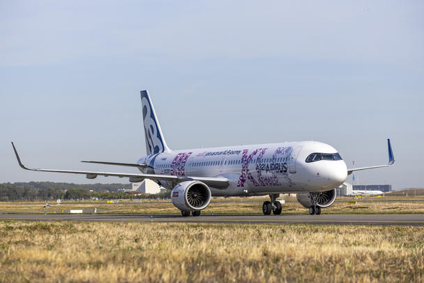 A321XLR pax flight take off