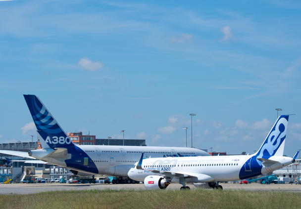 A320neo and A380 on the ground