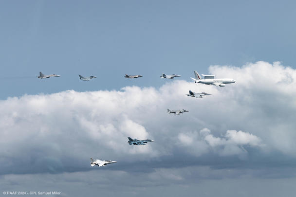 A German Eurofighter in a flight formation during Pitch Black 2024 (© RAAF 2024 - CPL Samuel Miler) A German Eurofighter in a flight formation during Pitch Black 2024 (© RAAF 2024 - CPL Samuel Miler)