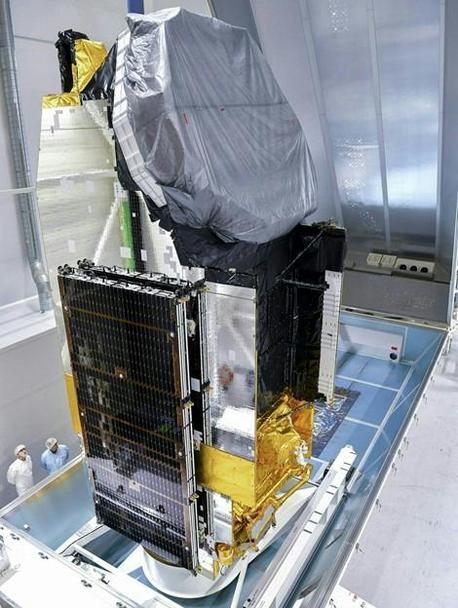 photo: encapsulation Thuraya-4 prepared for shipment to launch site