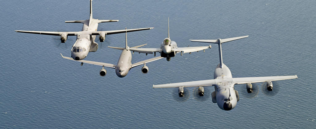 Airbus-Military-family-flight-Seville-air-to-air