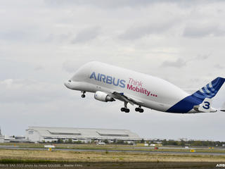 Beluga take off Hotbird13G
