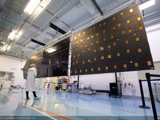 JUICE Solar panels testing © Airbus 2022 JUICE Solar panels testing © Airbus 2022