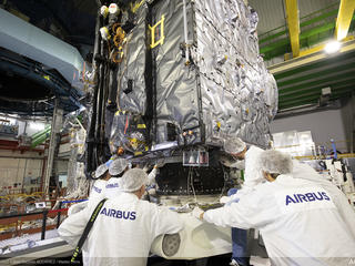 JUICE Thermal Vaccum test preparations © Airbus2022 JUICE Thermal Vaccum test preparations © Airbus2022