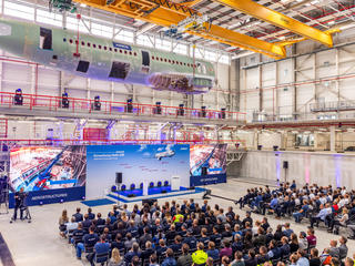 Inauguration 321XLR hangar