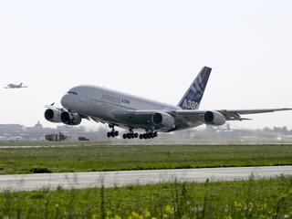 Airbus A380 takeoff