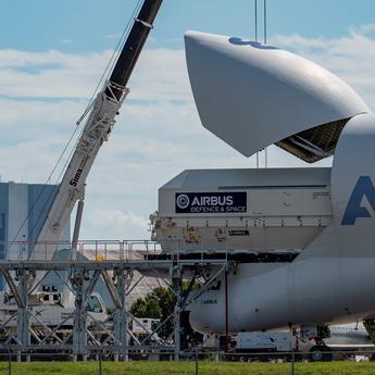 Beluga Hotbird and VAB