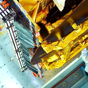 Vibration test satellite clean room