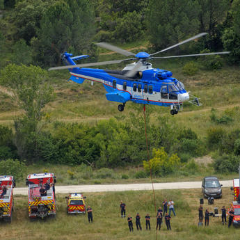 Firefighting training with an H225 Airtelis