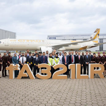 Etihad Airways Delivery single-aisle Airbus A321LR 