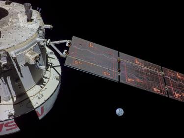 Orion spacecraft selfie in space © NASA