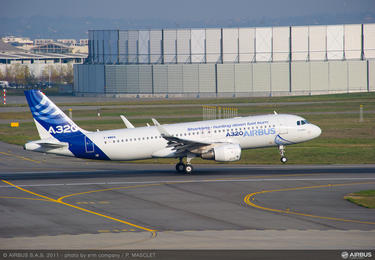 A320 AIB sharklet landing A320 AIB sharklet landing