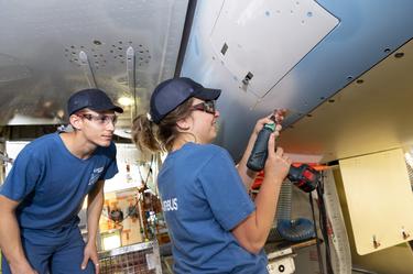 A320 Family Final Assembly Line teams