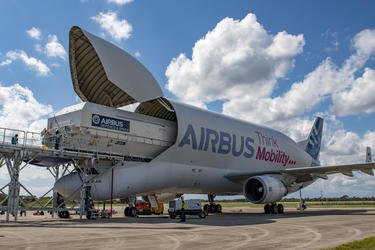 Unloading of HotBird satellite in KSC USA Unloading of HotBird satellite in KSC USA