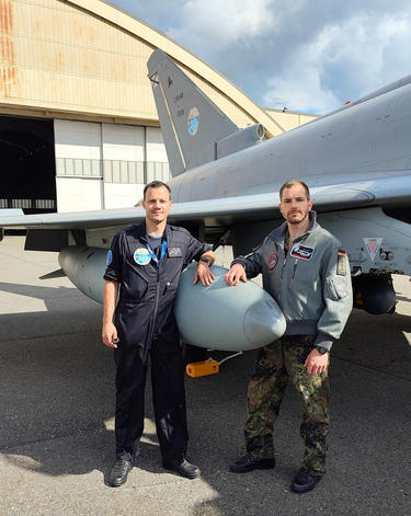 Field Service Representative René (left) and German Air Force System Engineer Sebastian Field Service Representative René (left) and German Air Force System Engineer Sebastian