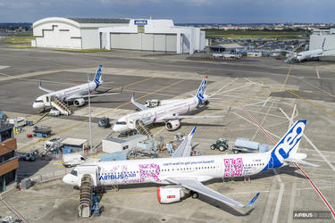 A321XLR flight-test aircraft parked at M81 A321XLR flight-test aircraft parked at M81