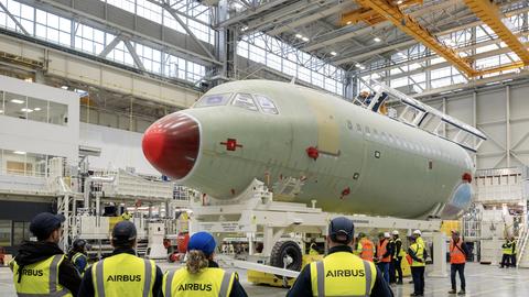 First A321 moulding in Toulouse station 41